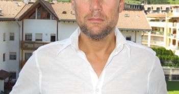 2018.05.02 Bressanone – Ottima presa di posizione del sindaco contro l’accattonaggio! La gente non ne può più! Ora, però, facciamo rispettare il regolamento!