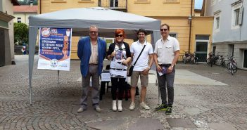2017.06.24 Gazebo Lega Nord per ribadire il nostro NO all’arrivo di altri 60 migranti a Bressanone .