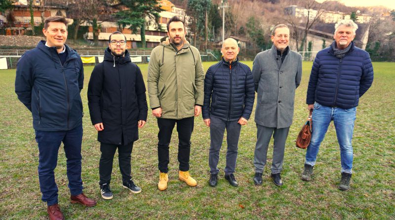 Sopralluogo di Bessone al campo da calcio Aslago a Bolzano